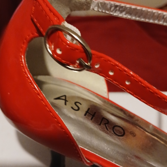 NEW Women's  Kitten Heel T-Strap Patent Dress Pump  SZ.12 - Picture 6 of 11